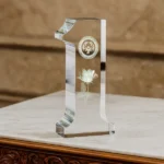 Crystal Glass Trophy in Number One Shape with Gold Lock Closure Box - Image 2